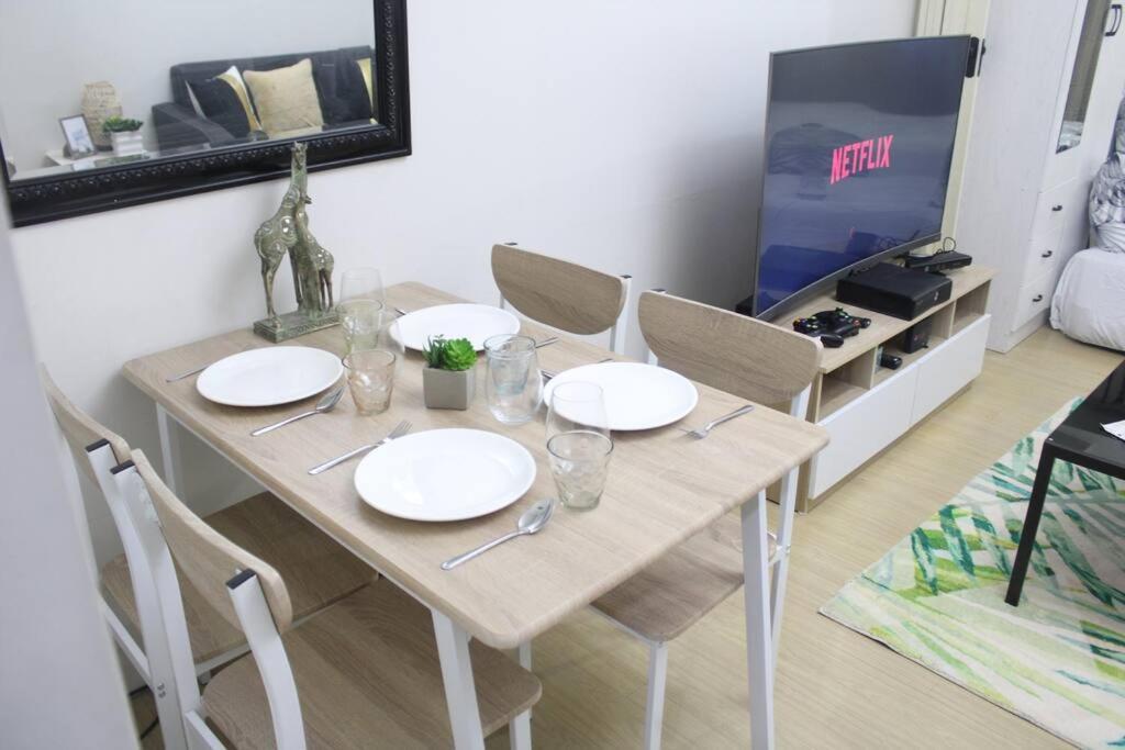 Huge A2J Executive Luxury 1Br Suite Near Abs Cbn, Gma Manille Extérieur photo