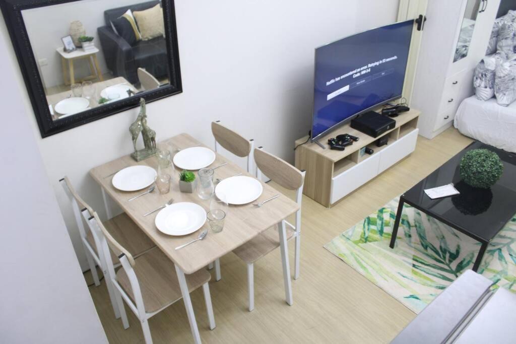 Huge A2J Executive Luxury 1Br Suite Near Abs Cbn, Gma Manille Extérieur photo